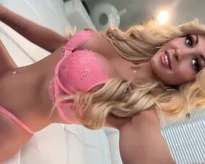 Hi my name is Kayla Kayden and I want to suck your cock!