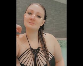 Cum and join me in the hottub ????