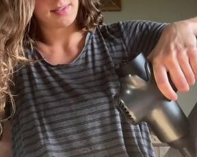 Brunette accidentally masturbates pussy with massage gun on TikTok live