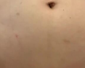 熟女は嬉しそうに腰を振る。最高の騎乗位！