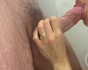 Close up Blowjob in the Shower