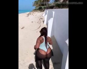 Wobbly Beach Booty