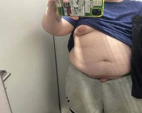 22-year-old obese masturbates in a fitting room of the store