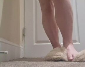 Fluffy slippers make my feet hot and sweaty