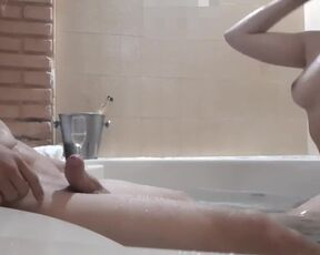 Oral en la ducha con mi novio caliente. Oral pasional